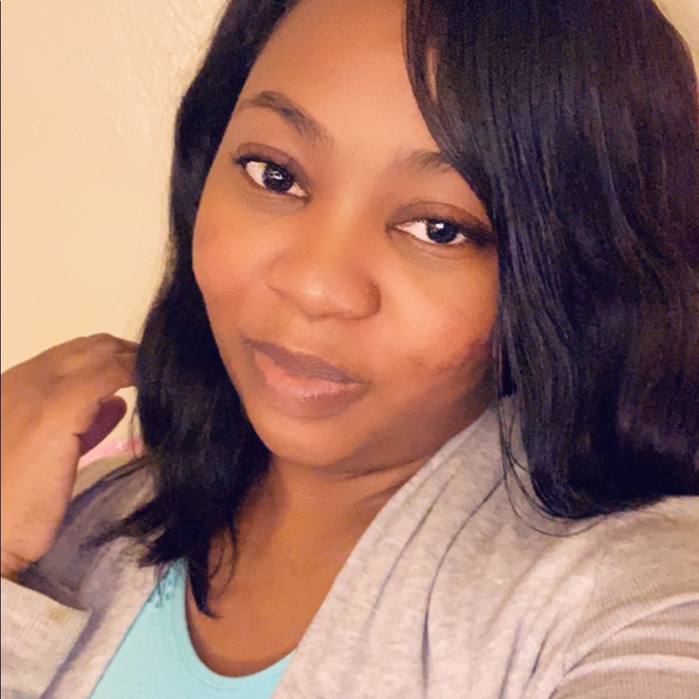 Meet your Posher, Denasia